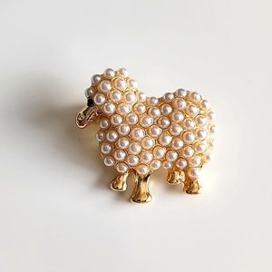 Sheep Brooch Loaded with Simulated Pearls